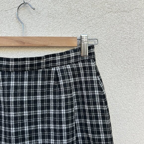 Black and White Wool Blend Gingham Plaid Skirt - Picture 2 of 5